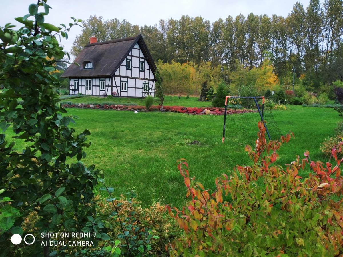 Podroze Checz Villa Charbrowo Exteriör bild